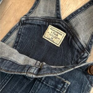 Cropped legs Abercrombie & Fitch Indigo Denim Overalls